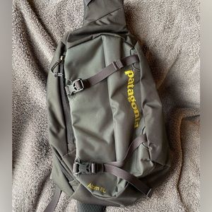 Patagonia 8l sling back pack